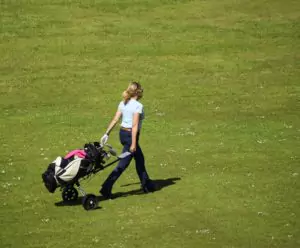 Why Women Should Take Up Golf to Improve Their Wellness