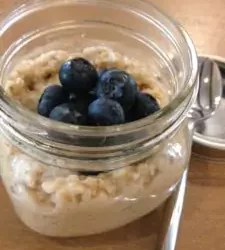 Friday Foodspiration: Lemon Blueberry Overnight Oats