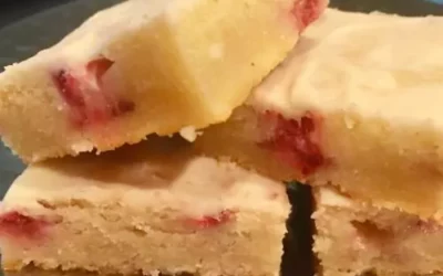 Friday Foodspiration: Strawberry Shortbread Bars