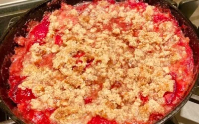 Friday Foodspiration: Strawberry Pecan Crisp