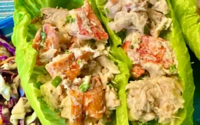 Friday Foodspiration: Lobster {and Crab Lettuce} Roll